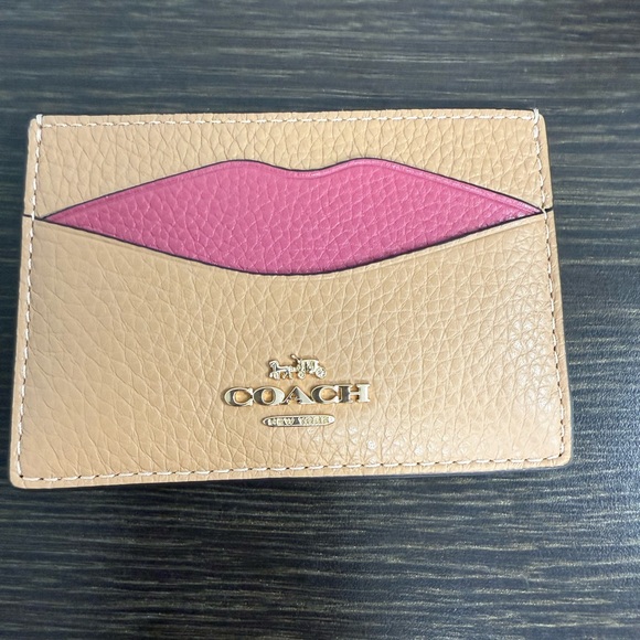 Coach Tan and Pink Lips 👄 Card Holder - Picture 1 of 6